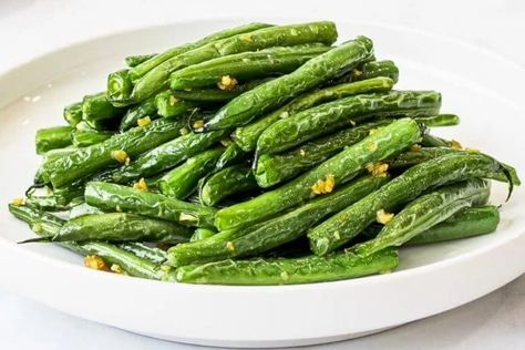 Din Tai Fung Green Beans Recipe Yardlong Beans Recipes, Din Tai Fung Green Beans Recipe, Din Tai Fung Green Beans, Leftover Green Beans, Green Beans Side, Green Bean Dishes, Crispy Green Beans, Green Beans Side Dish, Asian Side Dishes