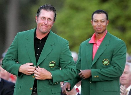 Two of the Modern Greats at The Masters - Phil and Tiger sport their Green Jackets! Masters Cake, Golf Tournament Outfit, Augusta Golf, Masters Tournament, Phil Mickelson, Augusta National Golf Club, Masters Golf, Rachel Ray, Golf Clothes