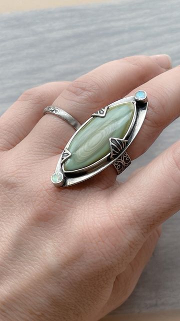 Silversmith Earrings, Stone Settings Jewelry, Silversmith Rings, Silversmithing Jewelry, Jewelry Making Rings, Bezel Jewelry, Chic Rings, Metalwork Jewelry, Imperial Jasper