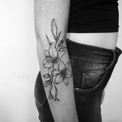 Tiger Lily Tattoos, Tiny Bird Tattoos, Lily Flower Tattoos, Simple Arm Tattoos, Animal Tattoo Ideas, Cursive Tattoos, Dragon Tattoos, Flower Tattoo Arm, Lily Tattoo