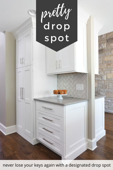 Drop Zone In Kitchen Small Spaces, Mudroom Charging Station Drop Zone, Small Drop Zone Ideas Kitchen, Drop Zone Ideas Corner, Drop Off Station Ideas, Mail Area In Kitchen, Kitchen Drop Zone Ideas, Drop Station Entryway, Corner Drop Zone