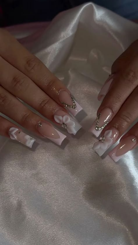 Nail Designs Quinceanera, Nail Inspo For Concert, Cute Simple Nails White, White French Tip Nails With Diamonds, Baddie Nail Inspo Acrylic, White Quince Nails, Sweet Sixteen Nails, White Baddie Nails, Nail Inspo Short Square