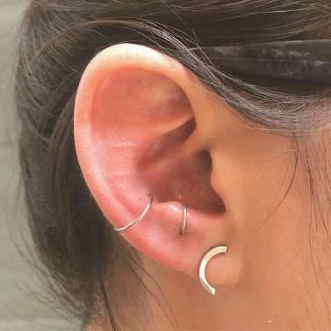 Anti Tragus Piercing, Anti Tragus, Piercings Ideas, Cute Ear Piercings, Piercing Inspo, Cute Piercings, Tragus Piercing, Piercings Jewelry, Piercings And Tattoos