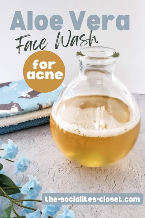 Face Wash Recipe, Aloe Vera Face Wash, Homemade Face Wash, Diy Face Wash, Aloe Vera Face, Aloe On Face, Natural Facial Cleanser, Aloe Vera For Face, Natural Face Wash