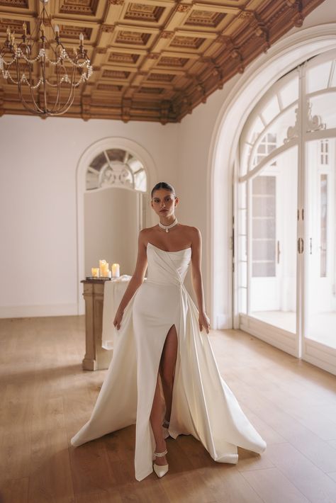 Simple Two Piece Wedding Dress, Short Wedding Dress With Removable Train, Modern Corset Dress, Fitted Wedding Dress With Detachable Skirt, Draped Neckline Wedding Dress, Modern Corset Wedding Dress, Split Leg Wedding Dress, Modern Mexican Wedding Dress, Unique Modern Wedding Dress