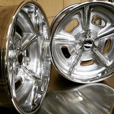 Vw Beetle Porsche Wheels, Volkswagen Tdi, Chevy Wheels, Chrome Rims Trucks, Chrome Rims For Cars, Chevy Trucks Accessories, Vw Wheels, Aerodisc Wheels, Black Chrome Wheels