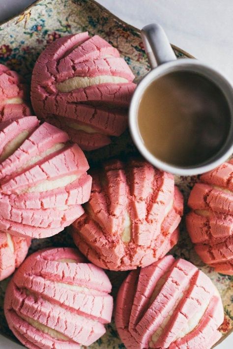 Learn more about Pink Conchas (Pan Dulce) from SideChef! Conchas Recipe, Conchas Pan, Mexican Sweet Breads, Mexican Bread, Cookie Toppings, Streusel Topping, Pan Bread, Sweet Bread, Red Food