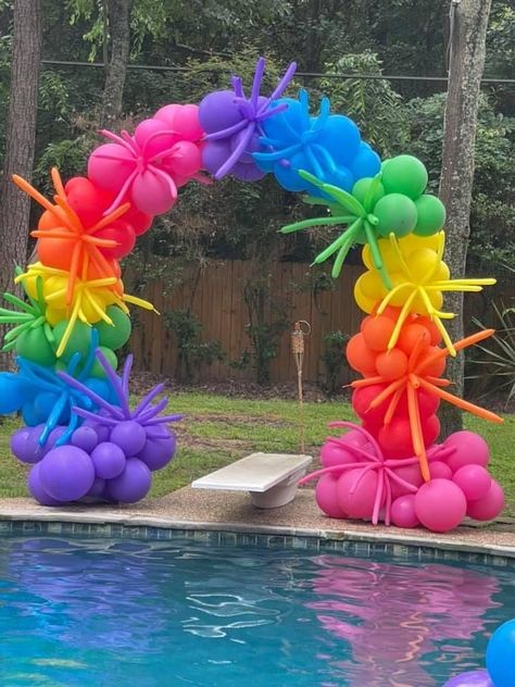 Neon Birthday Party, Neon Birthday, Balloon Crafts, Art Birthday Party, Balloon Stands, Diy Balloon Decorations, Rainbow Balloons, Birthday Balloon Decorations, Balloon Flowers