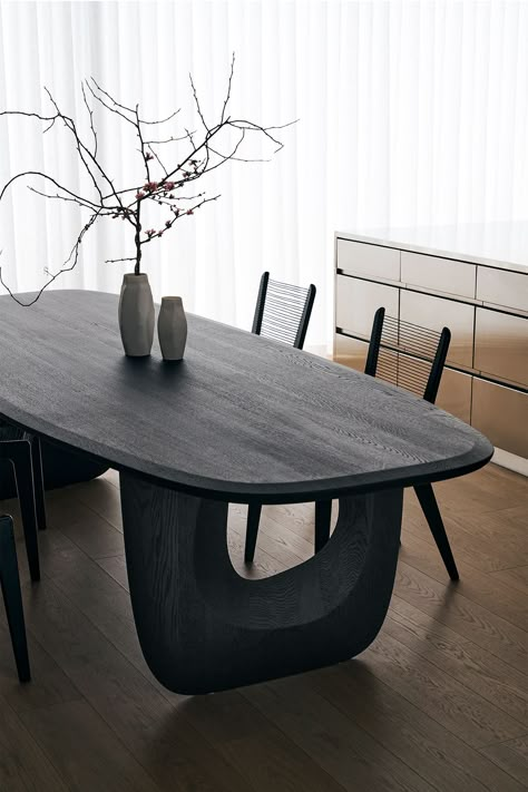 Mesa Oval, Small Kitchens, Table Designs, Dining Table Design, Table Wood, Furniture Details, Desk Table, Wooden Table, Dining Room Design