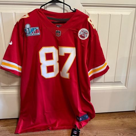 Travis Kelce 87 Kansas City Chiefs NFL Jersey.  Size XL. Travis Kelce Jersey, Chiefs Jersey, Dallas Cowboys Jersey, Jersey Patriots, New England Patriots Football, Nfl Steelers, Tony Romo, Taylor Swift Tour Outfits, Swift Tour