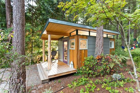 This Cute Craft Studio Is Actually a Prefab Shed  - CountryLiving.com Prefab Sheds, Small Cabins, Backyard Garage, Yard Ideas Cheap, Vashon Island, Modern Shed, Studio Shed, Cheap Backyard, Shed Building Plans