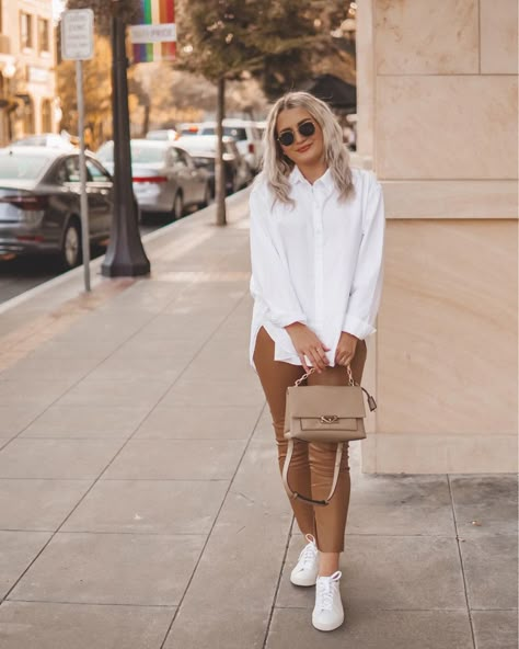 Elma Zuhrić on Instagram: “A white button-down shirt goes with literally everything ✨ this time paired with these camel leather leggings from @zara. Had such a fun…” Tan Leather Pants Outfit Winter, Tan Faux Leather Leggings Outfit, Tan Leather Leggings Outfit, Camel Leggings Outfit, Cream And White Outfit, Tan Leggings Outfit, Cream Leather Pants Outfit, Pencil Pants Outfit, Leather Leggings Outfit Winter