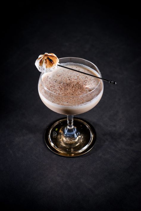 Thanks to @LennyPhGraphic for making this photo available freely on @unsplash 🎁 Cinnamon Toast Crunch Drink, Marshmallow Cocktail, Rumchata Pudding Shots, Marshmallow Skewers, Baileys Cocktails, Pumpkin Pie Martini, The Smoothie Diet 21 Day, Boozy Milkshake, Rum Cream