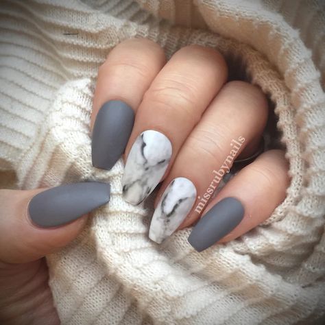 Light Gray Nails, Sliver Nails, Grey Nail Art, Grey Nail Designs, Marble Nail Designs, Gray Nails, Womens Nails, Beautiful Nail Designs, Neutral Nails