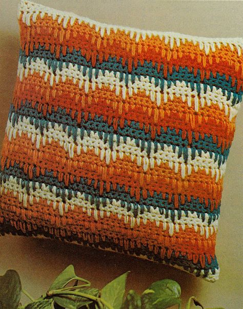 Bargello Crochet, Owl Pillow Pattern, Crochet Owl Pillows, Crocheted Pillow, 70s Crochet, Retro Crochet, Crochet Cushion Pattern, Pillow Crochet, Bargello Needlepoint