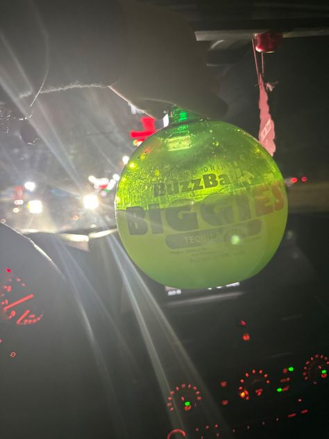 Drinking In Car, Buzz Ball Aesthetic, Biggies Buzz Ball Drink, Buzz Balls Drink Aesthetic Night, Buzz Ball, Fake Alcohol Story, Buzzballz Fake Story, Drunk Pics, Drunk Photos