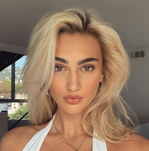 suede on Instagram: “my necklaces ruined the whole picture.....” Blonde Hair Tan Skin, Olive Skin Blonde Hair, Blonde Hair Dark Eyes, Blonde Hair Dark Eyebrows, Hair Tan Skin, Hair Color For Tan Skin, Tan Skin Blonde Hair, Dark Eyebrows, Bleach Blonde Hair