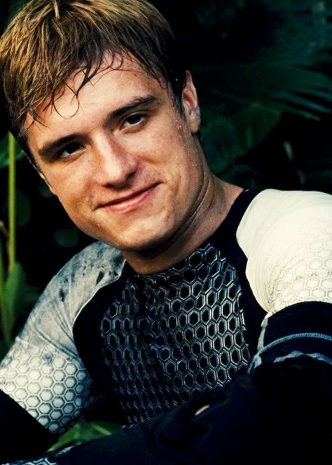 Josh Hutcherson as Peeta in "Catching Fire" Hunger Games Josh Hutcherson, Sean Anderson, Hunger Games Peeta, Katniss And Peeta, Hunger Games 3, Hunger Games Series, Hunger Games Catching Fire, Peeta Mellark, Hunger Games Trilogy