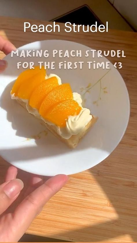 Peach Strudel, Homemade Custard Recipe, Kitchen Hacks Food, How To Remove Warts, Strudel Recipes, Peach Dessert, Creative Dessert Recipes, Remove Warts, Peach Dessert Recipes