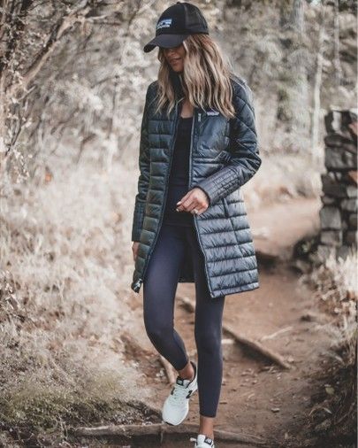 Winter Hiking Outfit Women, Outdoorsy Outfit, Pnw Style, Mountain Fashion, Mountain Outfit, Cold Weather Outfits, Athleisure Outfits, Patagonia Jackets, Hiking Outfit