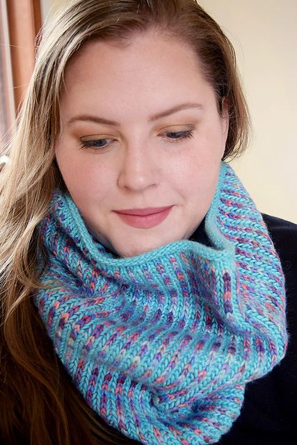 Ravelry: Milkshed's Two-color Brioche Cowl Knitting Brioche, Brioche Cowl, Brioche Knit, Knitted Cowls, Brioche Pattern, Knit Cowl Pattern Free, Knitted Cowl, Knitted Cowl Scarves, Brioche Knitting