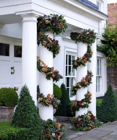 Holiday Door Decor, British Homes, Christmas Entry, Southern Christmas, Porch Columns, Pine Cone Decorations, Christmas Porch Decor, Christmas Wreaths To Make, Holiday Door