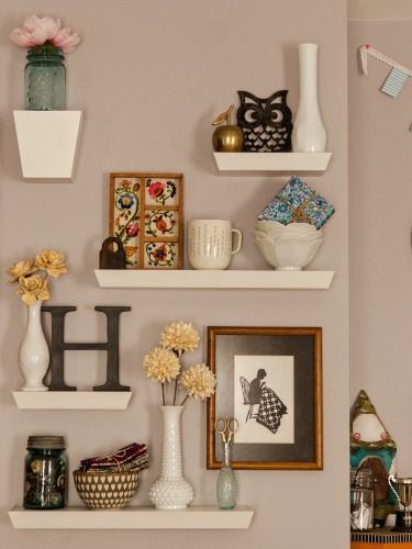 Ideas for Floating Shelves - Floating Shelf Styles - Good Housekeeping#slide-5 Floating Shelves Living Room, Decor Ikea, Floating Shelves Diy, Retro Home Decor, Decor Minimalist, Retro Home, New Wall, My New Room, Shelf Decor