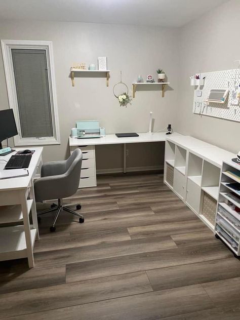 Office Craft Room Combo, Home Office Inspiration, Sewing Room Design, Office Remodel, Cozy Home Office, Dream Craft Room, Craft Room Design, Office Guest Room, Office Room Decor