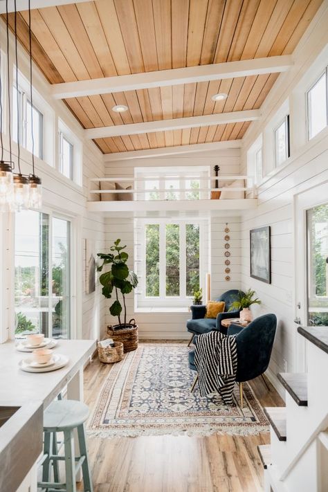 Tiny House Interior Design, Building A Tiny House, Tiny House Inspiration, Casa Container, Tiny House Interior, Tiny House Cabin, Tiny House Living, Tiny House Design, Tiny Living