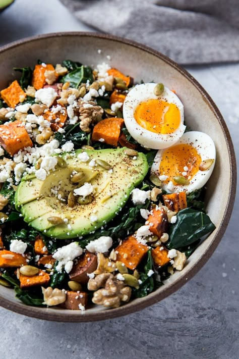 Sweet Potato Kale Salad, Potato Kale Salad, Roasted Avocado, Egg Salad Recipe Healthy, Salad Kale, Sweet Potato Kale, Pumpkin Seed Recipes, Salad With Avocado, Vegetarian Salad Recipes