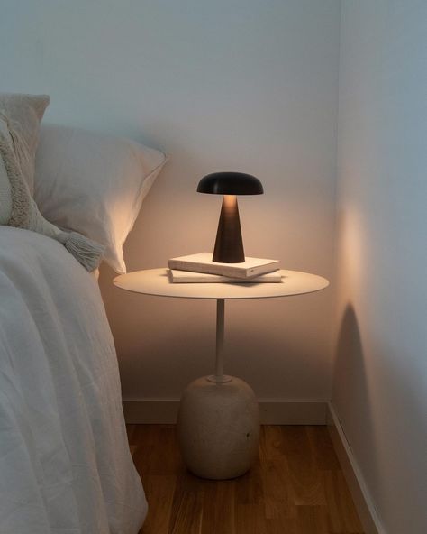 Side Table Lamps Bedroom, Minimal Bedside Table, Bed Side Table Decor, Light Moodboard, Bed Side Table Lamps, Minimal Side Table, Storage Ideas Bedroom, Japandi Apartment, Organic Modern Bedroom