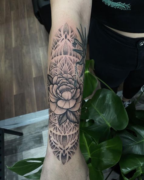 Agnieszka (@needlesanddreamss_tattoo) posted on Instagram: “How about combination of dotwork mandala and peony? ❤️🌱 . Done at @foxnrosestattoo for @zoelladowdeswell ✨ . #mandalatattoo #mandalaart…” • Jan 21, 2021 at 11:46am UTC Peony With Mandala Tattoo, Succulent Arm Sleeve Tattoo, Mandela And Peony Tattoo, Stipple Peony Tattoo, Succulent Tattoo Sleeve Black And White, Dotwork Mandala, Dotwork Tattoo, Mandala Tattoo, Mandala Art