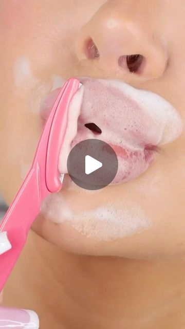 @makeupgoals on Instagram: "Now this is how you take care of lips 👄

🎥: by.fannys (Tiktok)" How To Soften Your Lips, Make Small Lips Look Bigger, Perfect Lips Natural, How To Do Lips, Best Lipgloss, Lip Lightening, Small Lips, Lip Care Routine, Perfect Lips