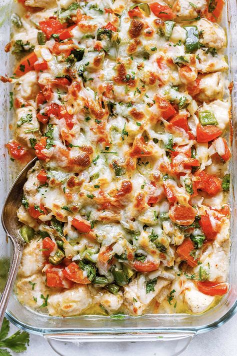 Salsa Fresca Chicken Bake - #chicken #recipe #eatwell101 - This crazy good chicken bake with salsa Fresca is so quick and easy to make - a guaranteed hit for tonight! - #recipe by #eatwell101 Entrees For A Crowd, Lite Dinner Ideas, Simple Quick Dinner, Salsa Fresca Chicken, Healthy Casserole, Fall Dinners, Delicious Chicken Dinners, Bake Chicken, Salsa Fresca