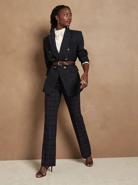 Outfit Ideas With Different Types of Trousers | POPSUGAR Fashion 1920s Womens Pants, Female Business Attire, Business Attire Women, Stylish Work Attire, Dapper Style, Pantsuits For Women, Androgynous Fashion, Professional Attire, Tomboy Fashion