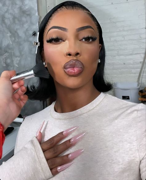 Dearra Taylor Lifestyle, Dearra Taylor Tattoo, Dearra Taylor Hairstyles Bob, Dearra Braided Ponytail, De'arra Taylor, Dearra Taylor Nails, Derra Taylor Outfit, Lorvae Dearra Glasses, Derrea Taylor