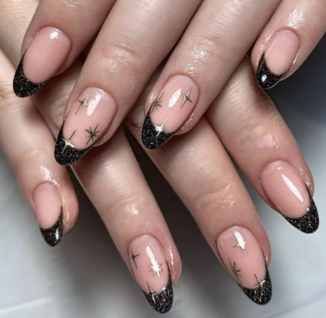 Black Sparkle Nails, Nails Prom, Sparkle Nails, Festival Nails, Star Nails, Xmas Nails, Prom Nails, Minimalist Nails, Gold Nails