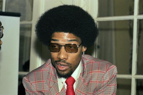 Amazing Vintage Photos of Superstar Athletes------Julius "Dr. J" Erving---------------Athletes simply don’t get much cooler than Julius Erving. Here, the former Nets MVP is pictured at the Gillette Cavalcade of Champions Awards in New York.  On anyone else, that afro, tinted glasses and wicked '70s leisure suit might look dated. On Dr. J, it looks nothing short of magical. Julius Erving, Dr J, Style Evolution, Nba Players, Vintage Photos, Gq, Evolution, A Man, Nba