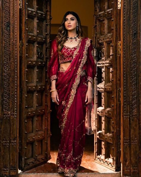 Presenting you latest Bridal Velvet Sarees. From sabyasachi velvet sarees to royal velvet sarees, we have got variety of designs, #shaadisaga #indianwedding #velvetsareeblouse #velvetsareered #velvetsareegreen #velvetsareeblousedesignfullsleeves #velvetsareejacketdesigns #velvetsareeanushkasharma #velvetsareedesigner #velvetsareeplain #velvetsareepartywear #velvetsareepurple #velvetsareenavyblue #velvetsareejacket #velvetsareehalf #velvetsareepink #velvetsareedarkgreen #velvetsareeforbride Ruffled Saree, Velvet Saree, Golden Saree, Sari Design, Saree Draping Styles, Latest Dress Design, Female Dress, Hair Artist, Big Fat Indian Wedding