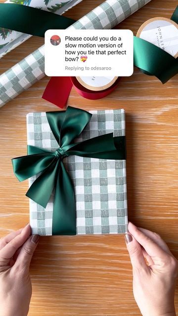 Sophie Liard | home | travel | Amazon Finds on Instagram Christmas Ribbon Wrapping Ideas, Gift Wrap Ribbon Tutorial, Wrap Ribbon Around Present, Gift Wrapping Bow Ideas, Christmas Wrapping Tutorial, How To Tie Ribbon On A Present, How To Wrap Christmas Presents, Wrapping Christmas Presents Ideas, Christmas Gift Wrapping Bows