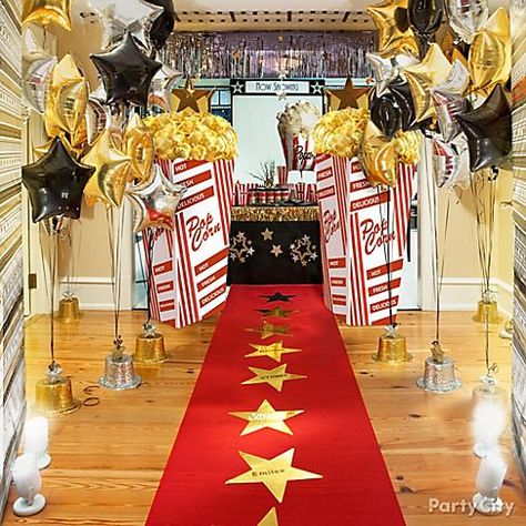 Red Carpet Entrance Let your guests enter your party feeling like a star. Roll out a red carpet from your front steps to your front door to put your friends in the spotlight! Hollywood Theme Party Decorations, Hollywood Decorations, Deco Cinema, Hollywood Birthday Parties, Oscars Party Ideas, Hollywood Party Decorations, Red Carpet Theme, Hollywood Birthday, Golden Globes Party