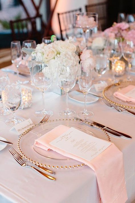 Tafel Decor, Pink Table, Blush Pink Weddings, Wedding Reception Tables, Real Weddings Photos, Wedding Table Settings, Wedding Tablescapes, Reception Table, Rose Gold Wedding