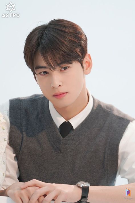 Cha Eun Woo Wallpaper | Eun Woo Pics | Eunwoo  Cute | Cha Eun Woo Boyfriend Material | Handsome Cha Eun Woo | Kpop Handsome #chaeunwoo #eunwoo #handsomeman #shiningawards #astro Lee Eun Woo, Lee Suho, Korean Male Actors, Eunwoo Astro, Cha Eun Woo Astro, Eun Woo Astro, Lee Dong Min, Lee Soo, Woo Bin