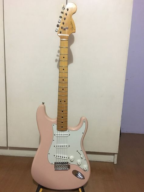 Fender stratocaster 1967 japan (stb-67) in rare shell pink #japan #stratocaster #fender Pink Fender Guitar, Pink Fender Stratocaster, Shell Pink Stratocaster, Pink Stratocaster, Guitar Gadgets, Guitar Pedal Board, Dream Guitar, Pink Japan, Pink Guitar