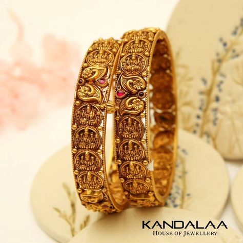 Traditional Antique Gold Bangle Jewelry, Antique Bangles, Antique Bangles Indian Gold, Gold Bangles Set Of 4 Indian, Traditional Antique Gold Bangle, 22k Yellow Gold Meenakari Bangle, 22k Gold Meenakari Bangle, 22k Gold Bangles, Gold Bangles Indian