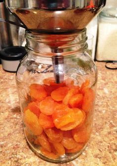 Apricot Brandy Recipe, Homemade Gin, Homemade Liqueur Recipes, Brandy Recipe, Homemade Wine Recipes, Apricot Brandy, Homemade Alcohol, Brewing Recipes, Homemade Liquor