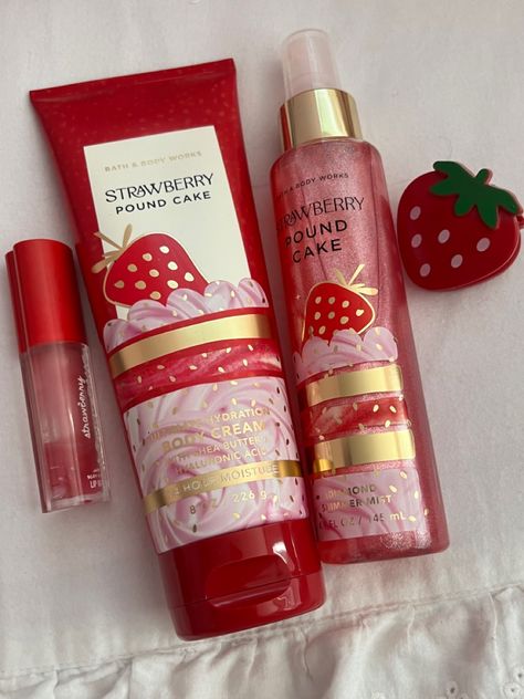 Strawberry Pound Cake, Pound Cake With Strawberries, Cute Products, Bath And Body Works Perfume, Shower Skin Care, Pretty Skin Care, روتين العناية بالبشرة, Perfume Scents, Perfume Lover