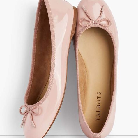 Best Ballet Flats, Pink Ballet Flats, Classic Feminine, Dr Shoes, Pretty Ballerinas, Pink Flats, Exclusive Shoes, Girly Shoes, Bow Flats