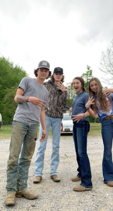 Different Types Of Country People, Vest Country Outfits, Blue Collar Couple Photos, Matching Country Outfits, Truck Meet Outfits, Nice Country Outfits, Country Boy Style, Country Best Friend Pictures, Country Besties