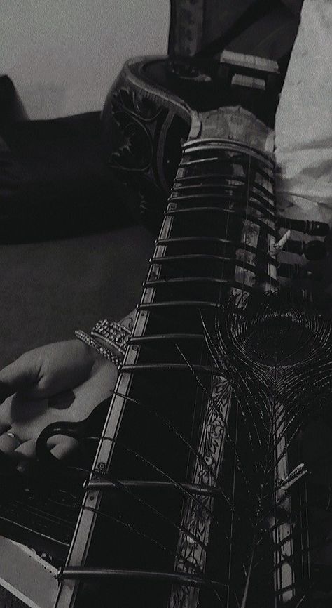 O Krishn! My wait for you between the sitar strings❤ Sitar Musical Instrument, Sitar Instrument Aesthetic, Desi Black And White Aesthetic, Dark Desi Core Aesthetic, Carnatic Music Aesthetic, Desi Dark Aesthetic, Black Desi Aesthetic, Indian Classical Music Aesthetic, Dark Indian Aesthetic